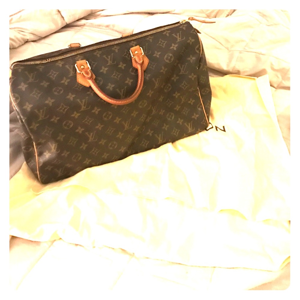 Louis Vuitton speedy size 35