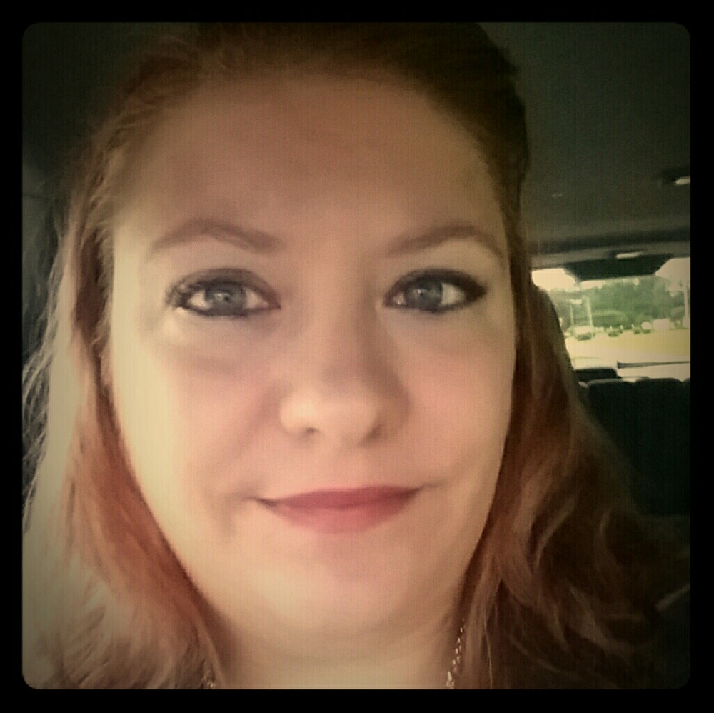 Meet your Posher, Lora
