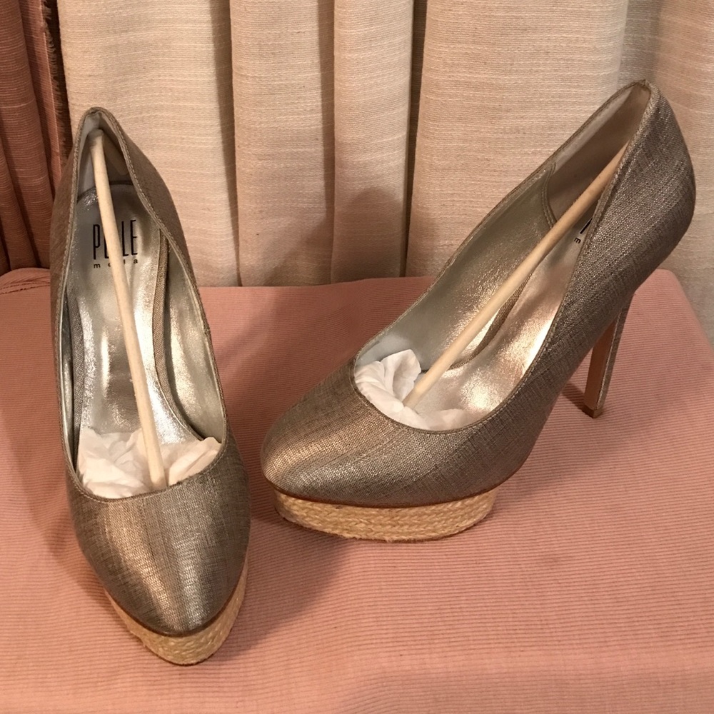 Designer Shoes - Picture 2 of 4