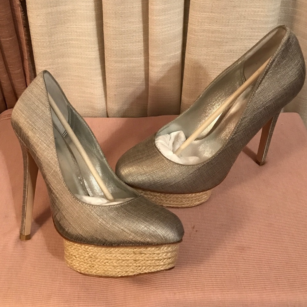 Designer Shoes - Picture 3 of 4