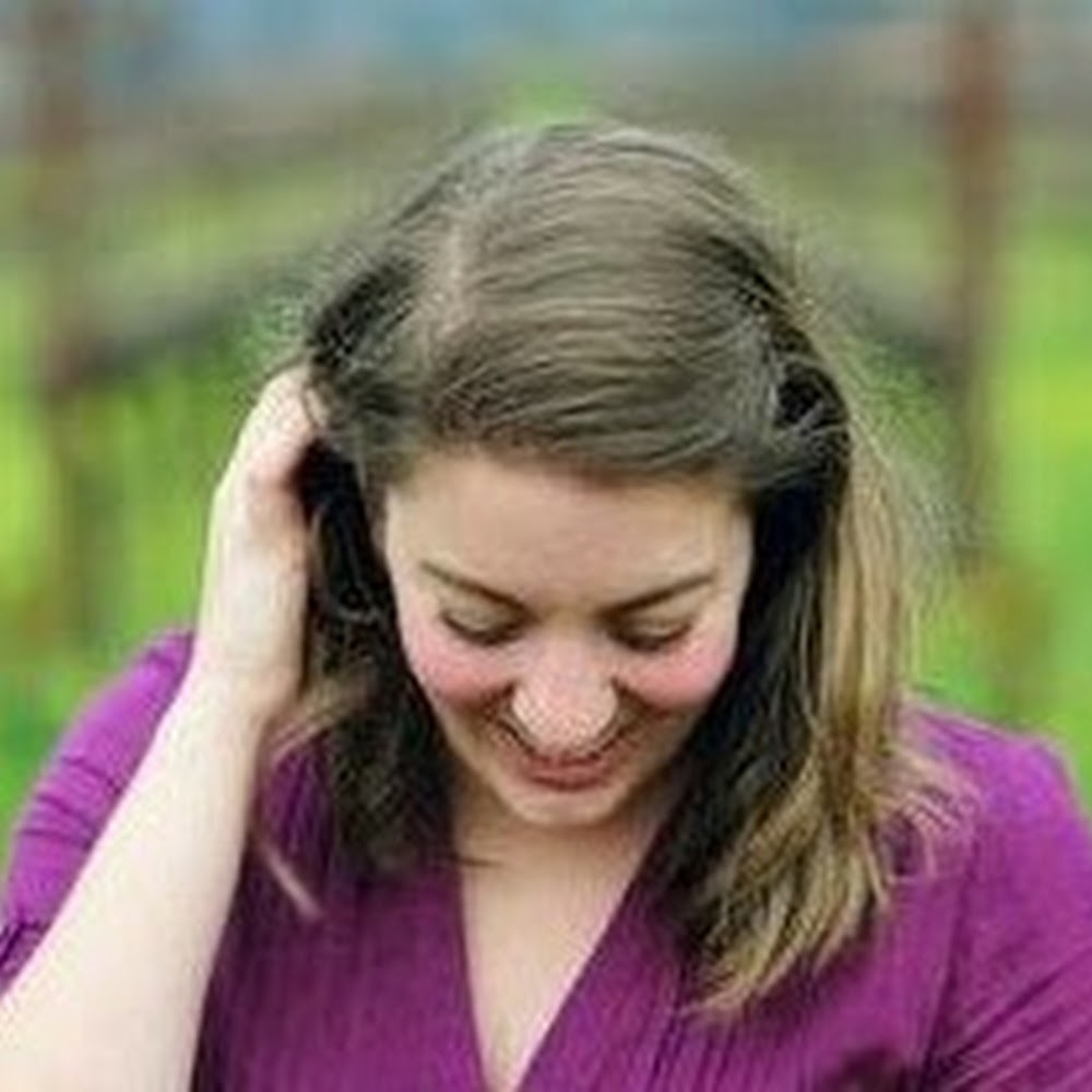 Meet your Posher, Larissa