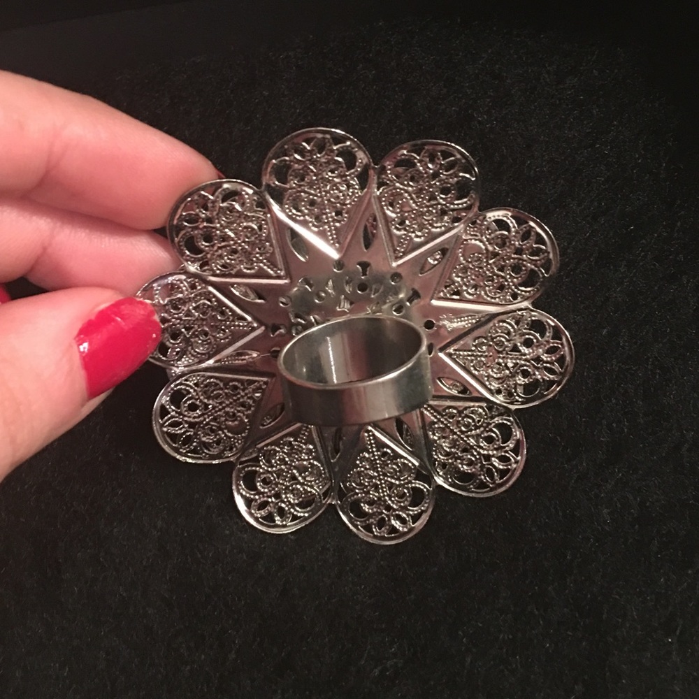 Flower Statement Ring - Picture 2 of 3