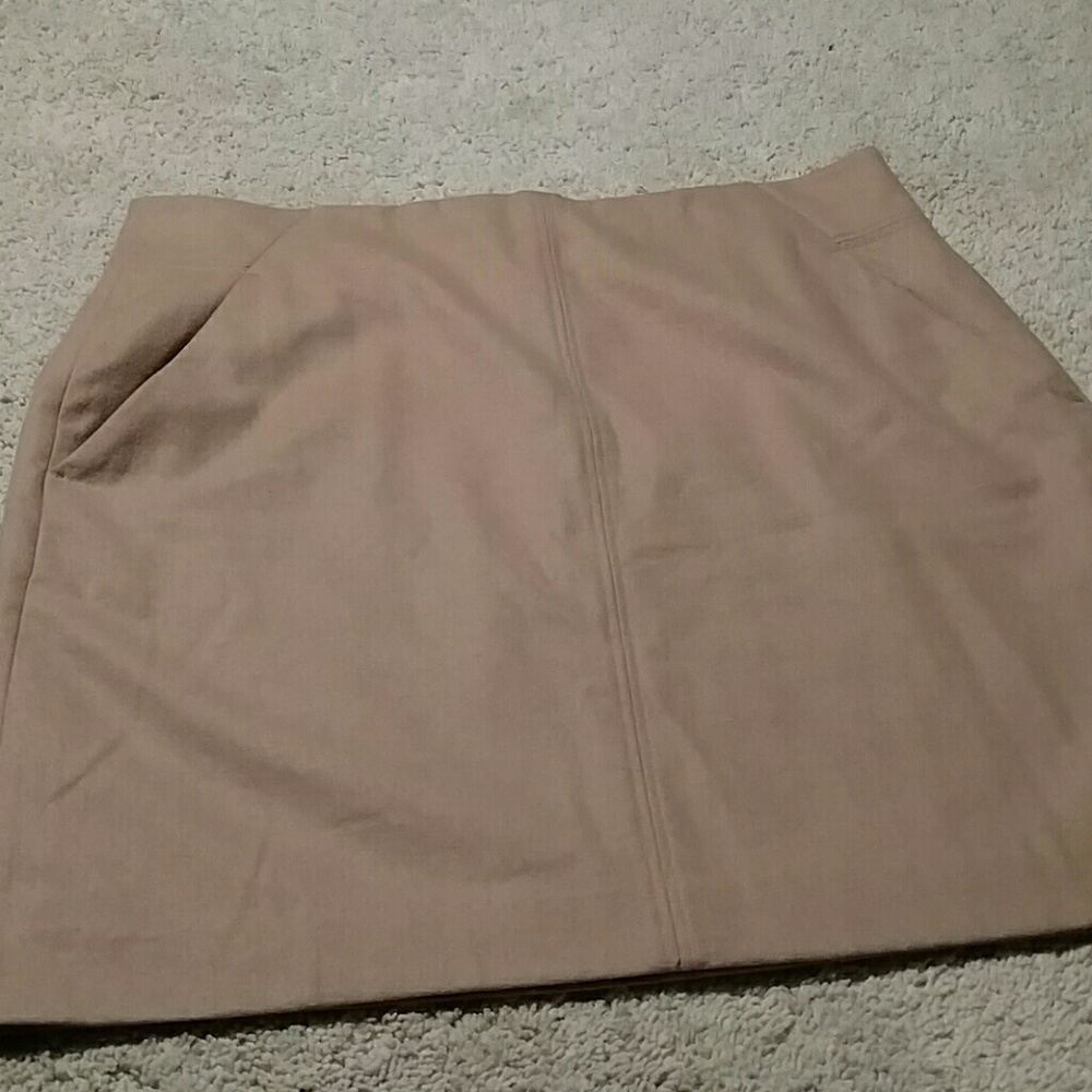 Saddle tan skirt
