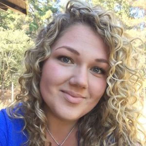 Meet your Posher, Halie