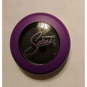 New - Mac Selena - Is it the beat
