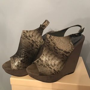 XOXO brand animal embossed shoes