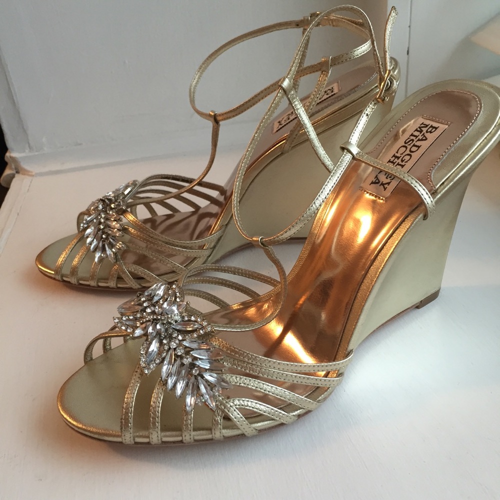 Stunning Badgley Mischka T-strap Wedges