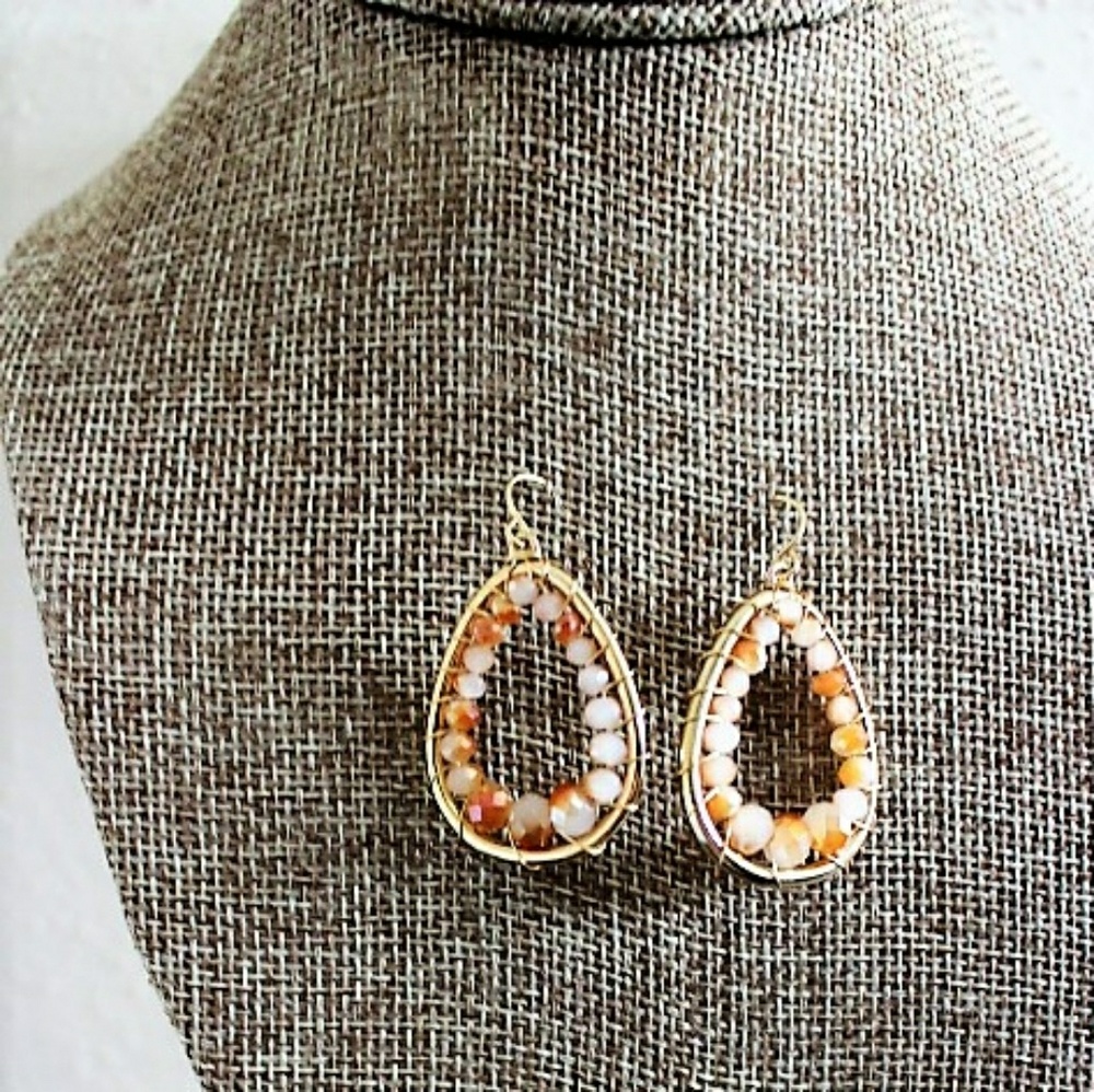 Beaded drop earrings - Picture 3 of 3