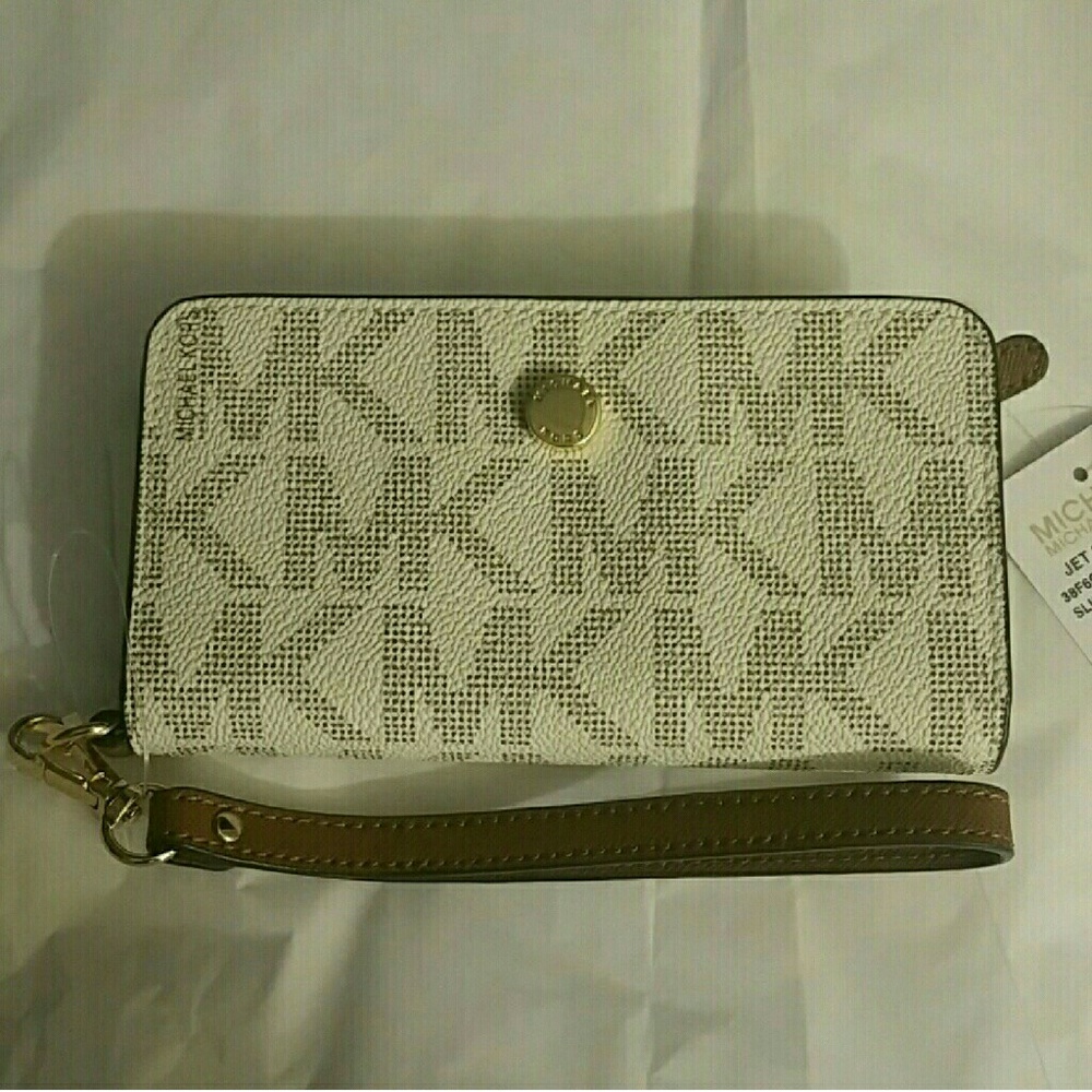 Michael Kors wristlet