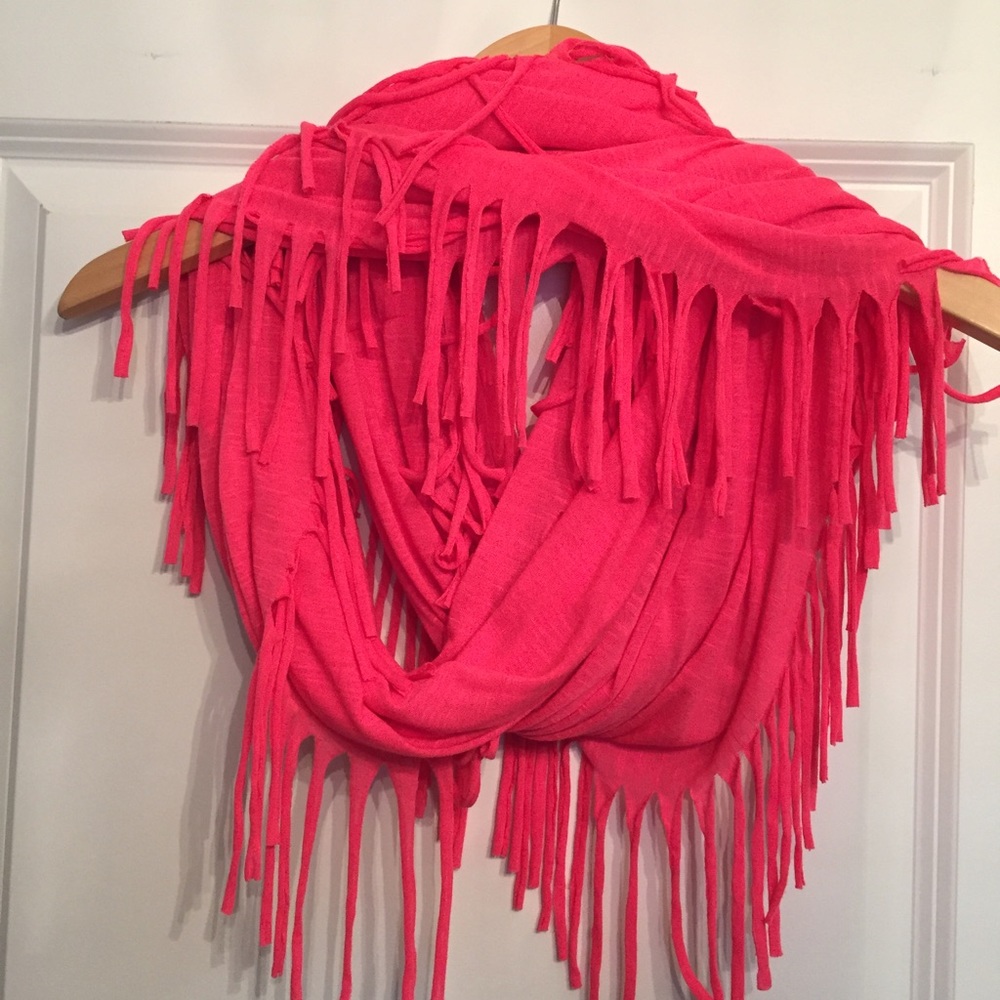 Fringe scarf