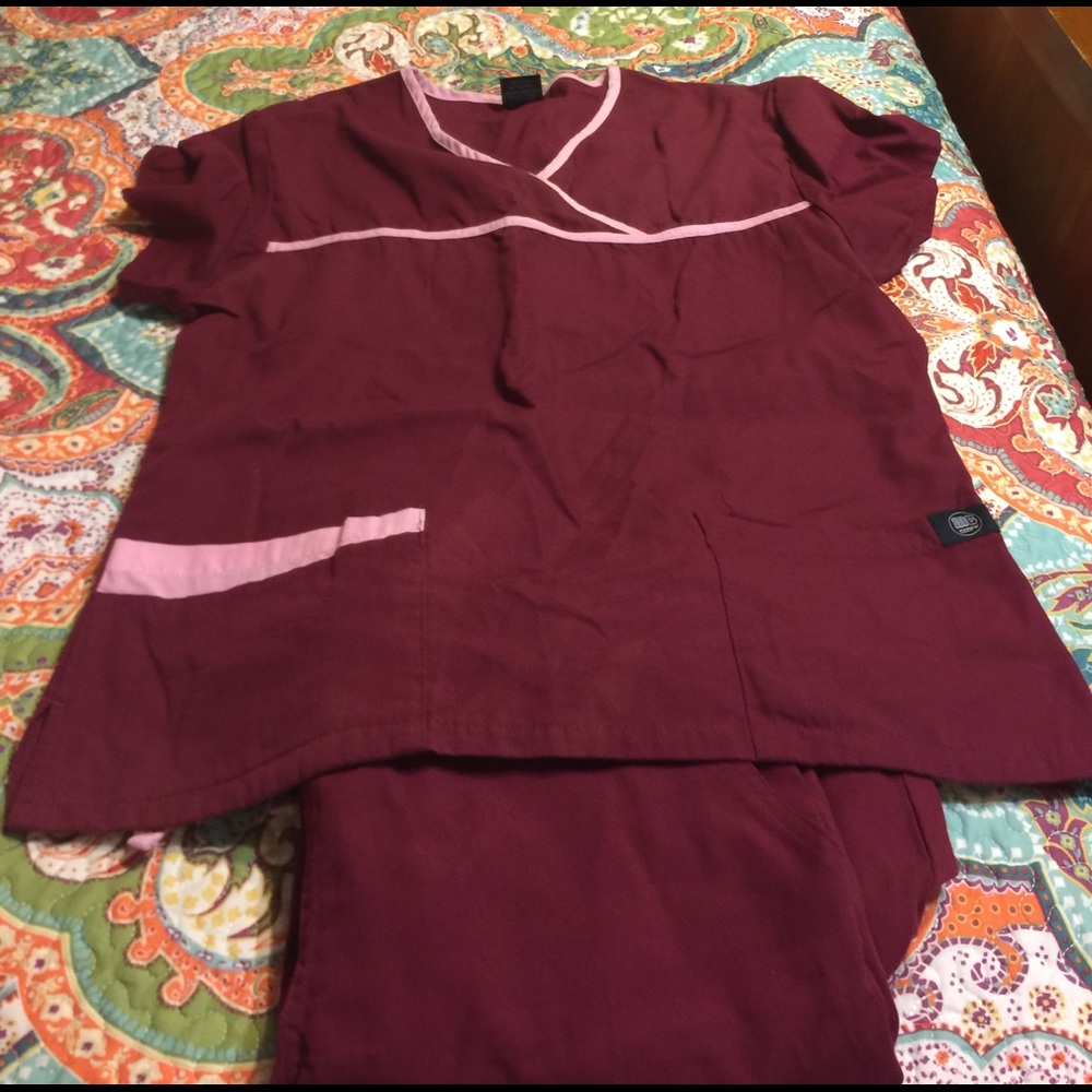 MG scrub set