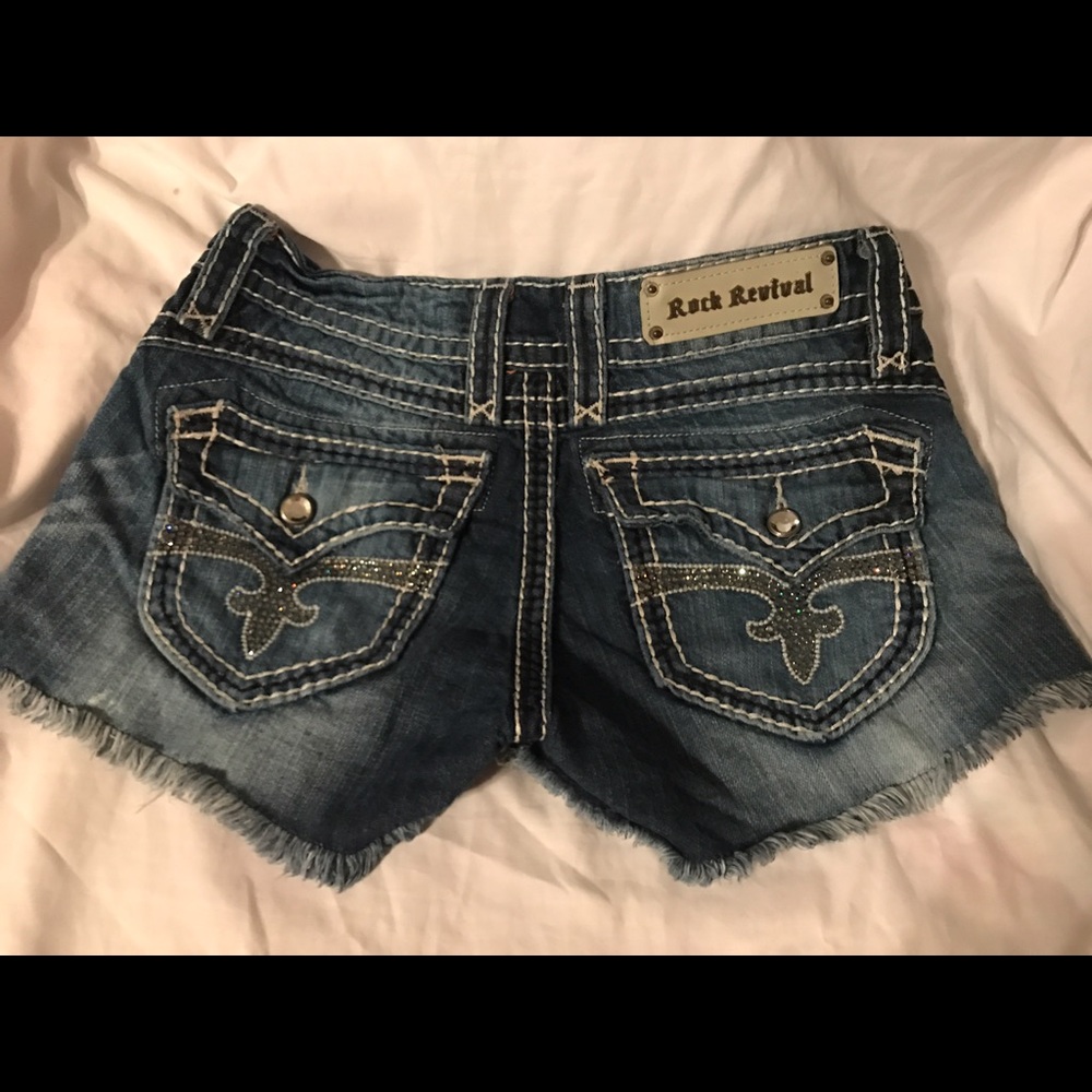Rock Revival Scarlett shorts size 28