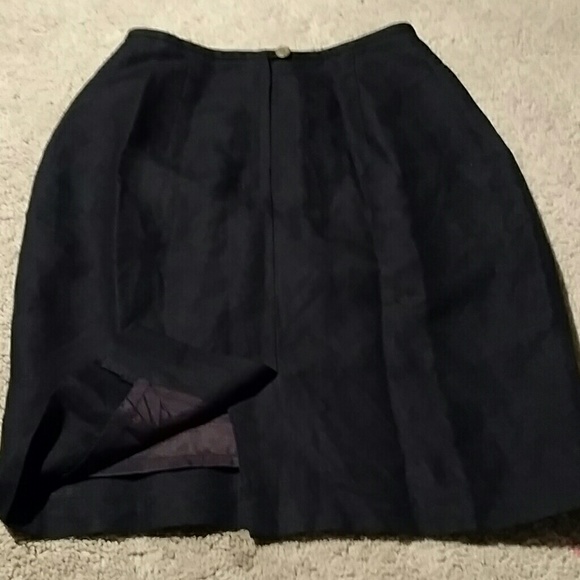 Combo Top and black linen Skirt - Picture 2 of 4