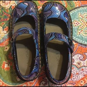 Ingaro nursing shoes