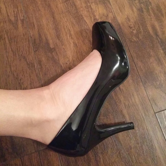 Black classic dress pump - Picture 5 of 6