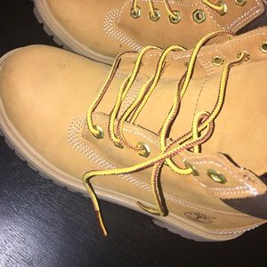 Timberland/Timbs Boots Classic Fits Like a Size 5