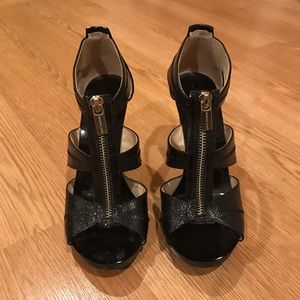 BERKELEY T-STRAP LEATHER PUMP