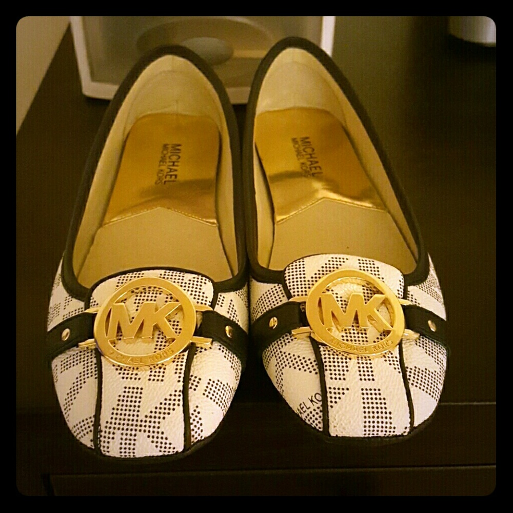****SOLD****MK Flats/ worn once/ true to size - Picture 1 of 4
