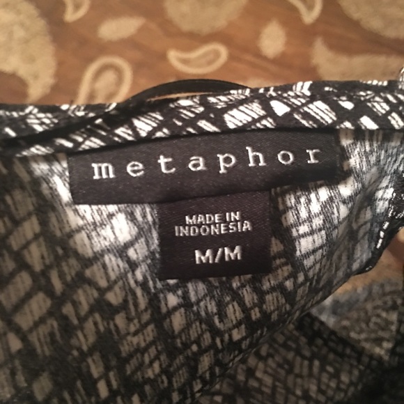 Metaphor Ruffle Blouse - Picture 3 of 6