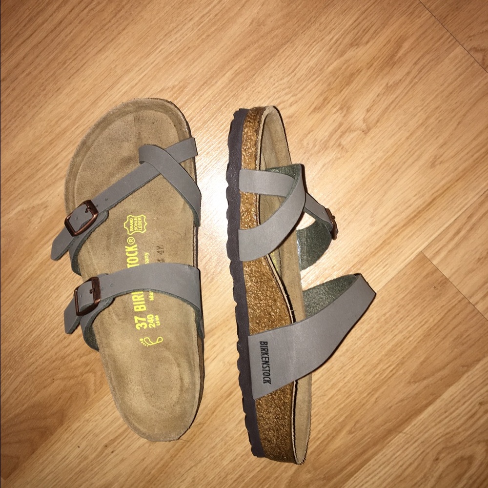 NWOT Mayari Birkenstock - stone, size 37