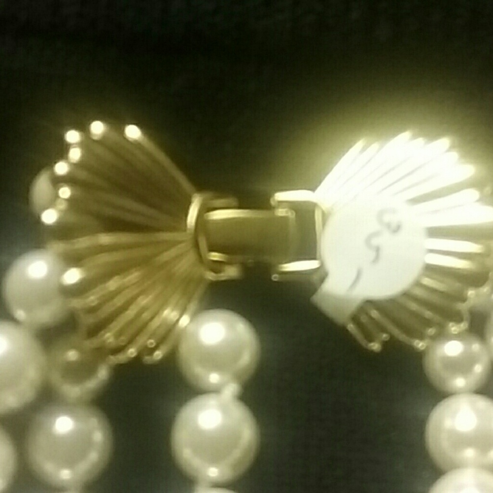 Neckace - Picture 2 of 3