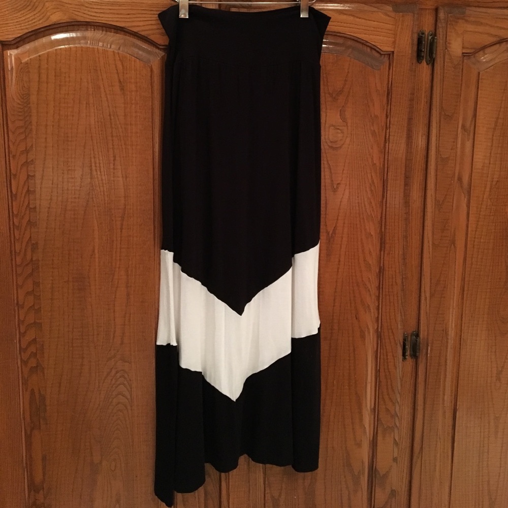 Black and White Chevron Maxi Skirt size M