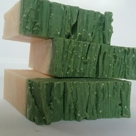Lemongrass Handmade Soap 5oz - Picture 2 of 3