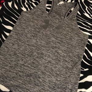 Under Armour top