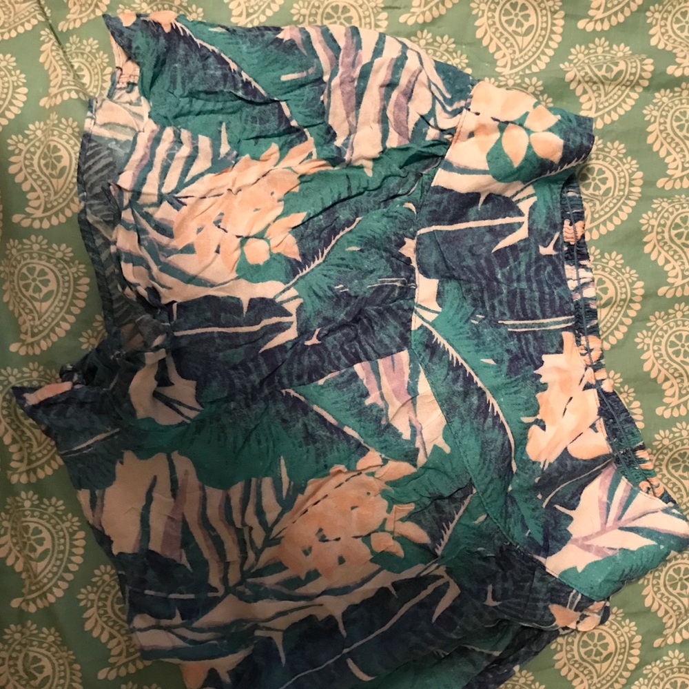 Floral print American Eagle shorts