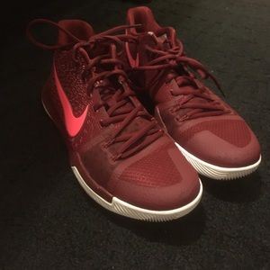 Nike Kyrie 3 Basketball Shoe