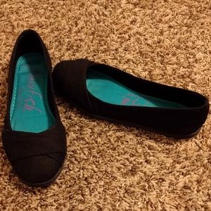Black Blowfish size 7 flats