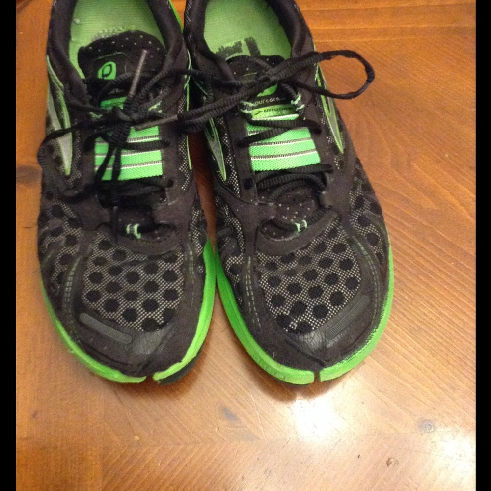 Brooks pure grit running shoes