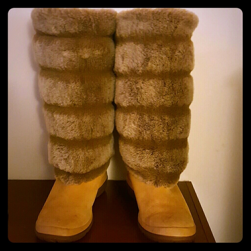 ***SOLD***Women's Timberland Winter Boots - Picture 1 of 7