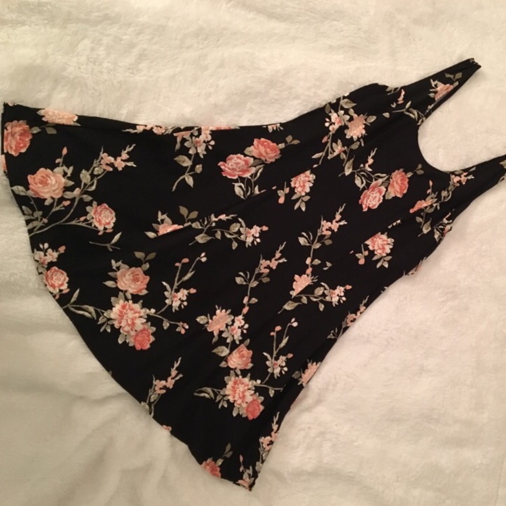 FOREVER 21 FLOWY DRESS WOTH FLORAL PRINT
