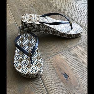 TORY BURCH Flip-Flops