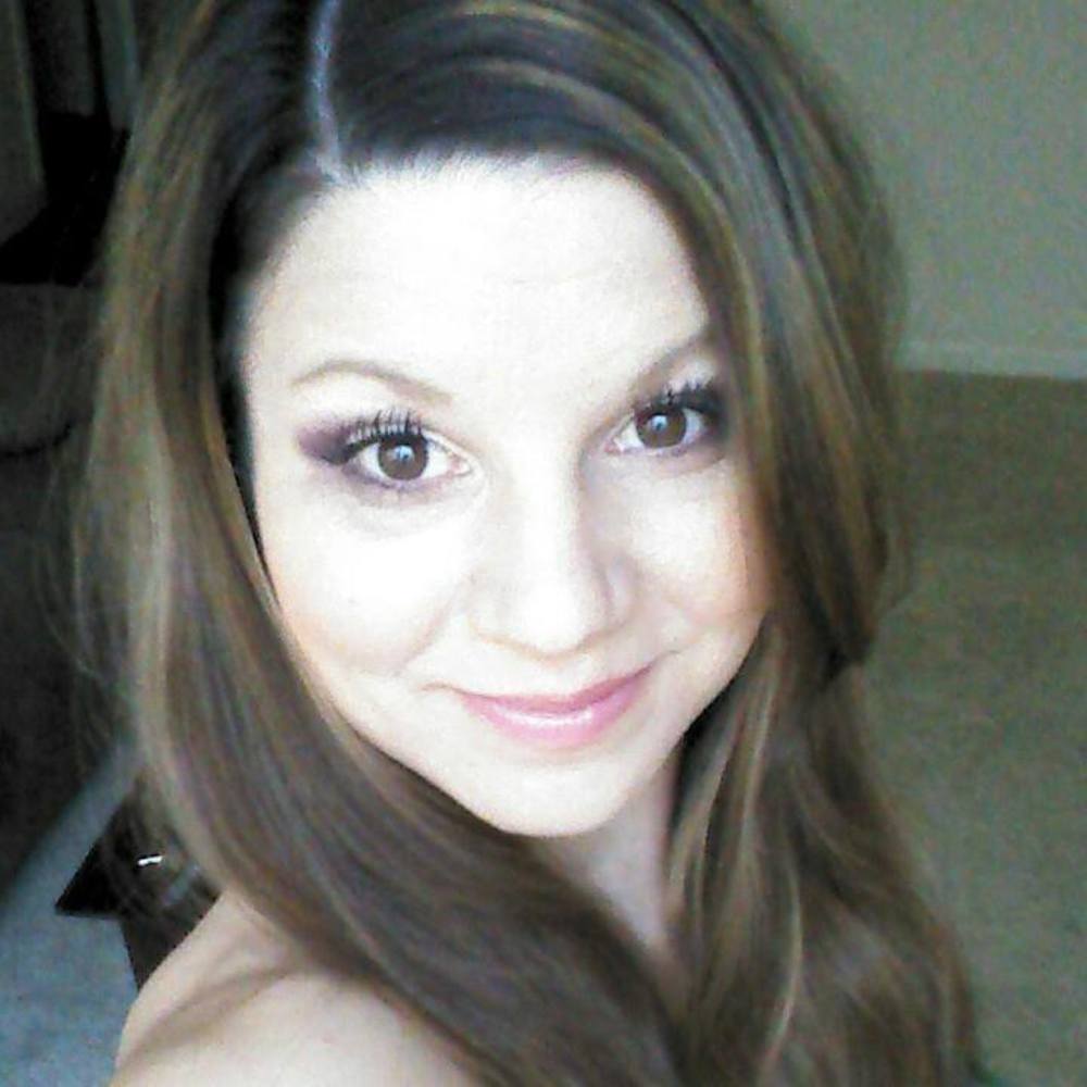 Meet your Posher, Steffany