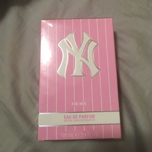 New York Yankees EDP 3.4oz - never been opened