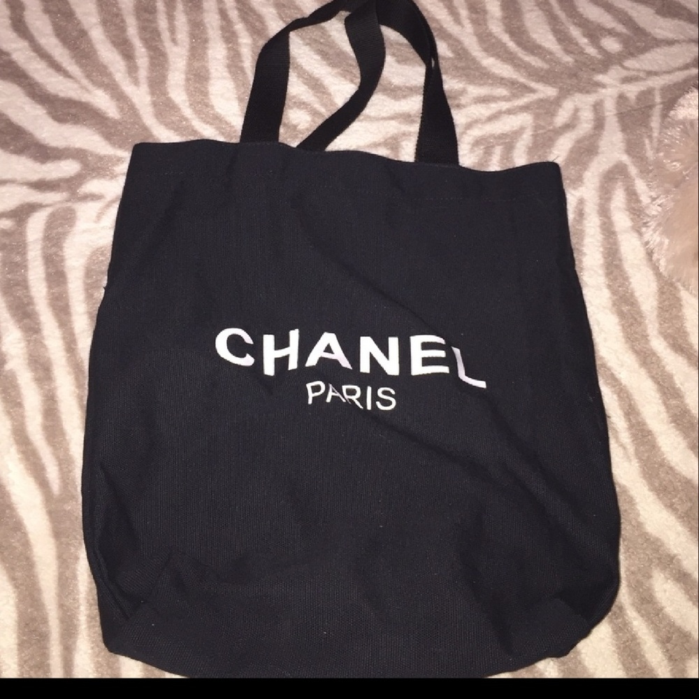 Authentic !! CHANEL BAG