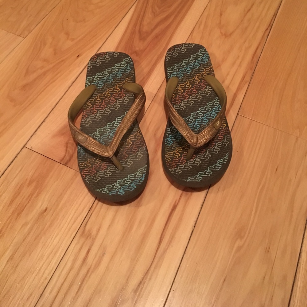 Fox flip flops