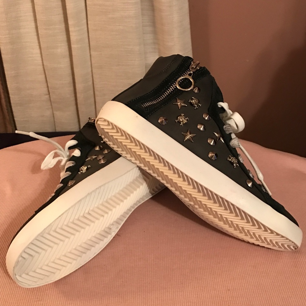 Designer Shoes - Picture 4 of 4