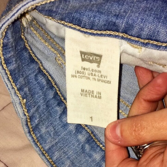 Levi's Denim Shorts - Picture 4 of 4