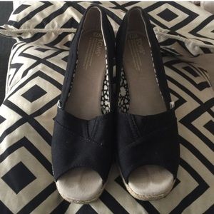 Toms wedges