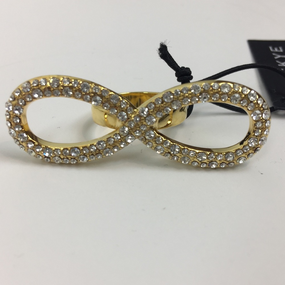 CC Skye Infinity Ring