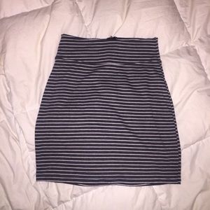 Grey stripped pencil skirt