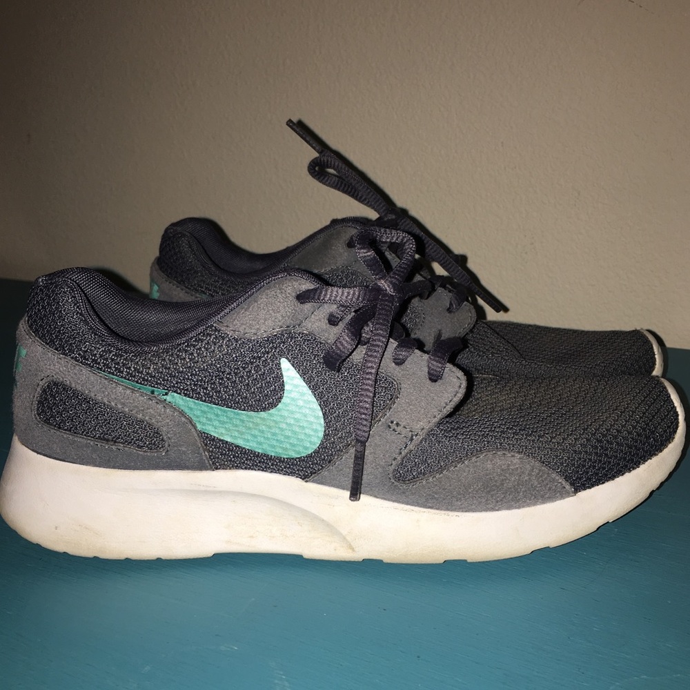 Nike Roche Running Shoe