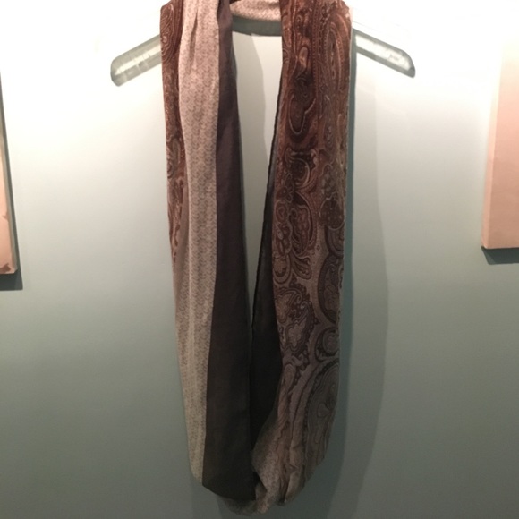 CollectionXIIX Patterned Infinity Scarf - Picture 2 of 3