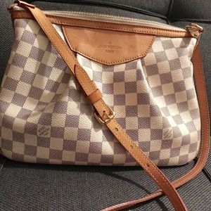 Louis Vuitton Siracusa PM Authentic