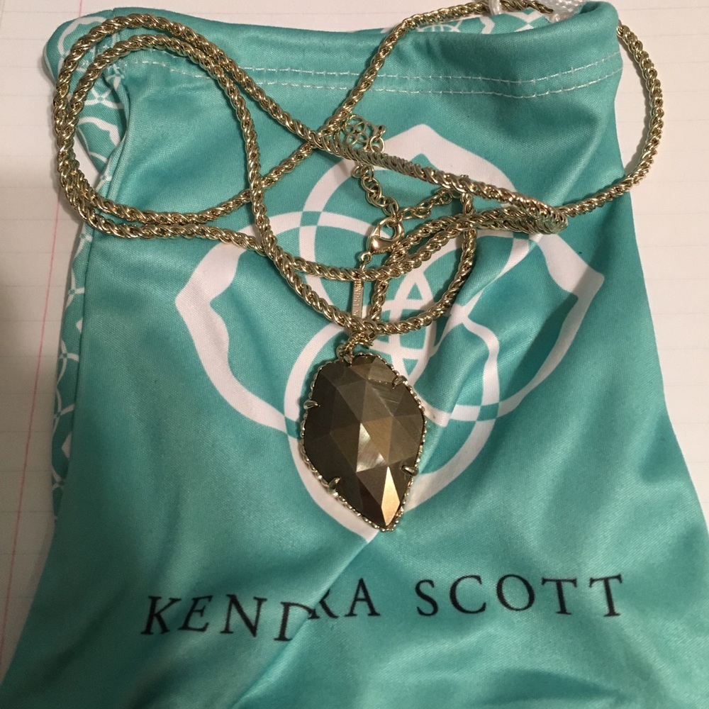 NWOT Kendra scott Corla necklace - pyrite