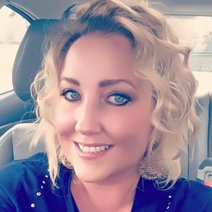 Meet your Posher, Stacy