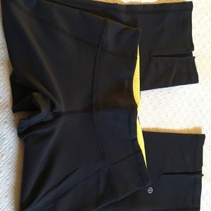 Lululemon Size 8 Navy Gather & Crow